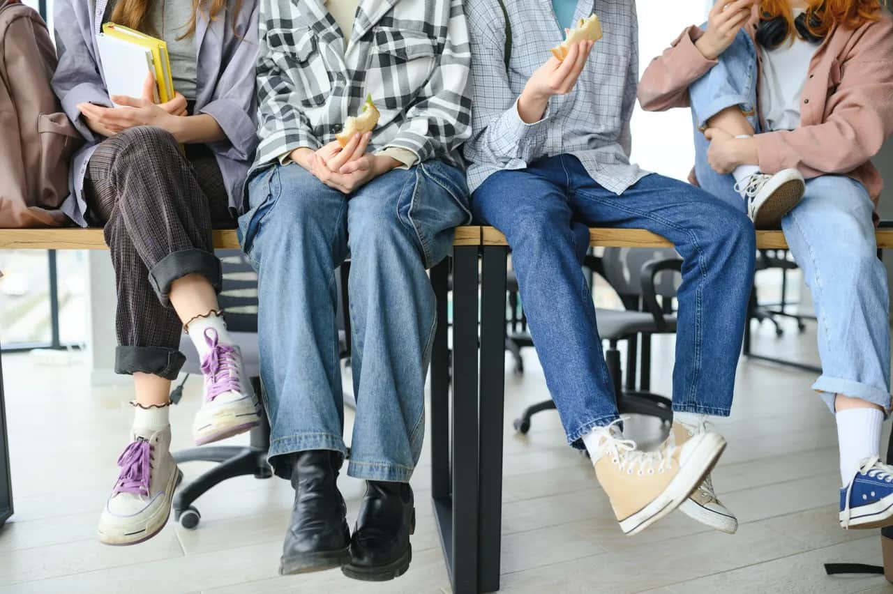 Uczeń 18+: czy możesz sam usprawiedliwić lekcje? Prawa i obowiązki