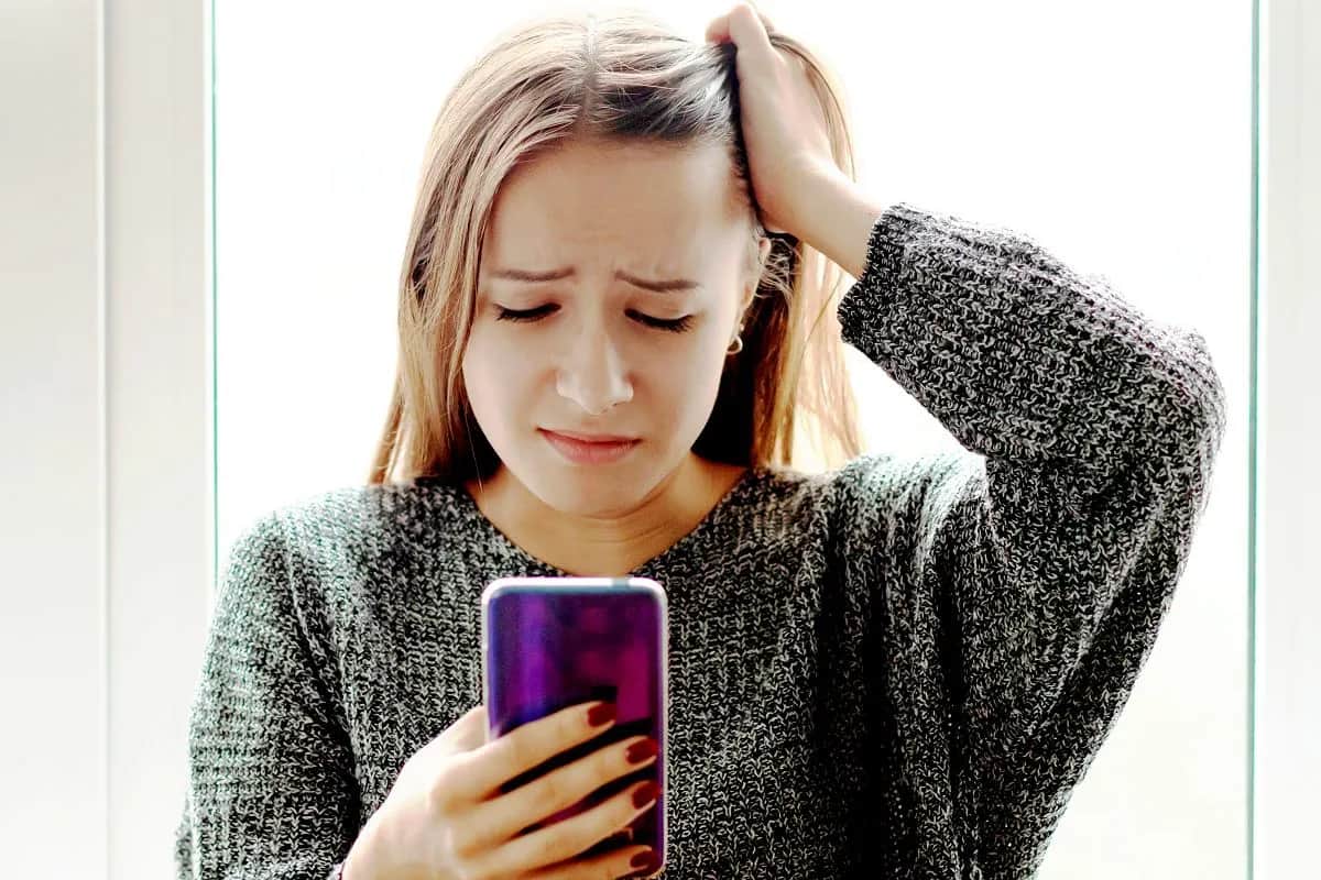 Krzyk nauczyciela na ucznia: czy to przemoc? Prawa i reakcje.